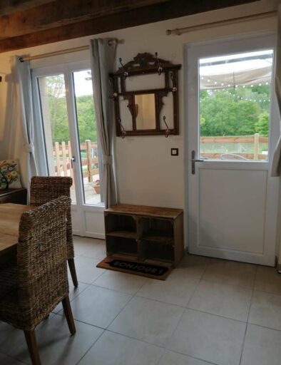 accessibilite-porte-handicap-pmr-etable-gite-gites-de-la-montee-perdrix-toulon-sur-allier