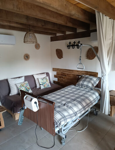 location-lit-medicalise-vacances-pour-tous-handicap-gites-de-la-montee-perdrix-toulon-sur-allier