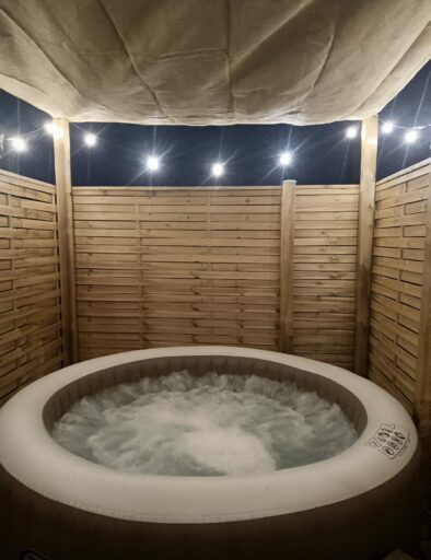 spa-bulle-etable-gites-de-la-montee-perdrix-toulon-sur-allier